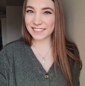 Meet your Posher, Lexie